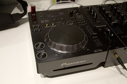 Brand new full package 2x Pioneer CDJ-350 & 1X Pioneer DJM400 Mixer
